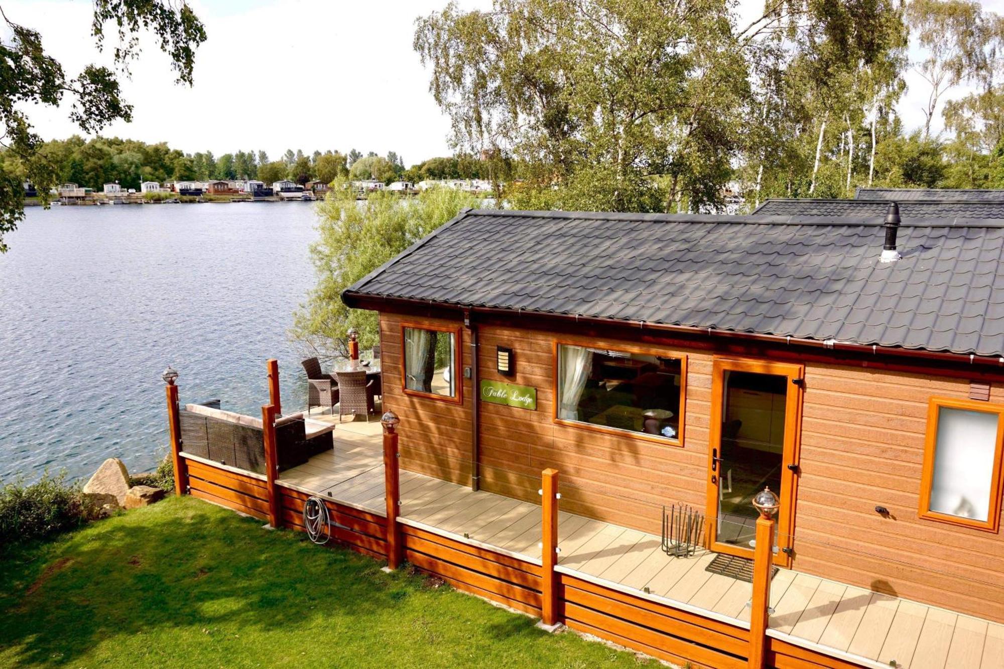 Fable Lodge Tattershall Lakes - Luxury Lakeside Lodge With Hot Tub Buitenkant foto