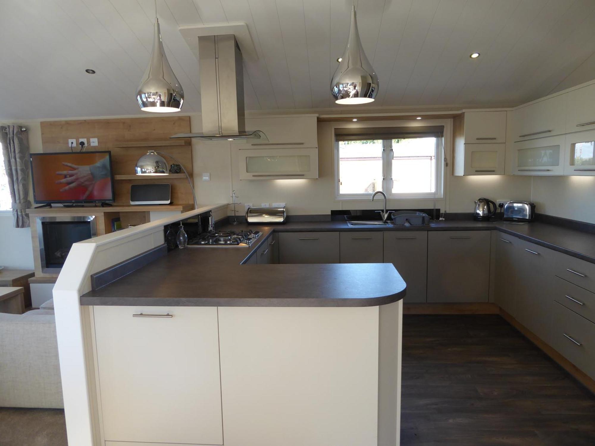 Fable Lodge Tattershall Lakes - Luxury Lakeside Lodge With Hot Tub Buitenkant foto