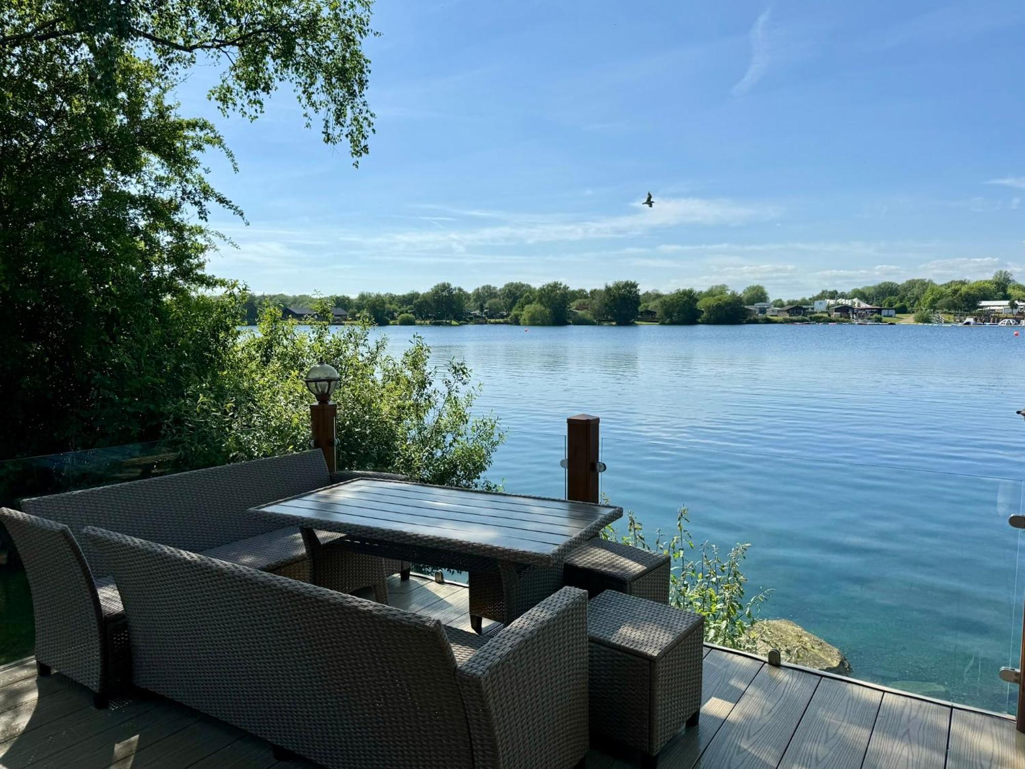 Fable Lodge Tattershall Lakes - Luxury Lakeside Lodge With Hot Tub Buitenkant foto