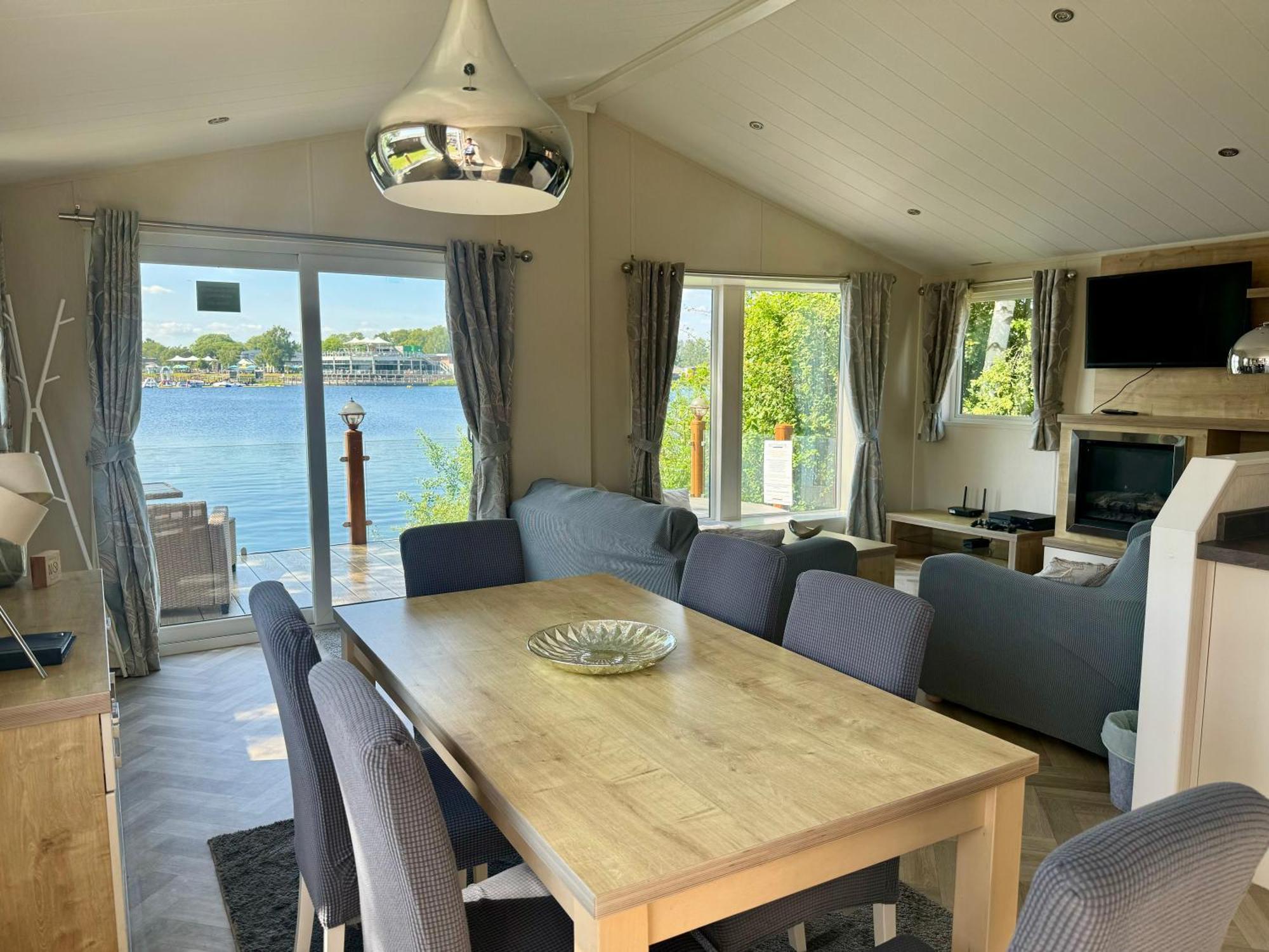 Fable Lodge Tattershall Lakes - Luxury Lakeside Lodge With Hot Tub Buitenkant foto