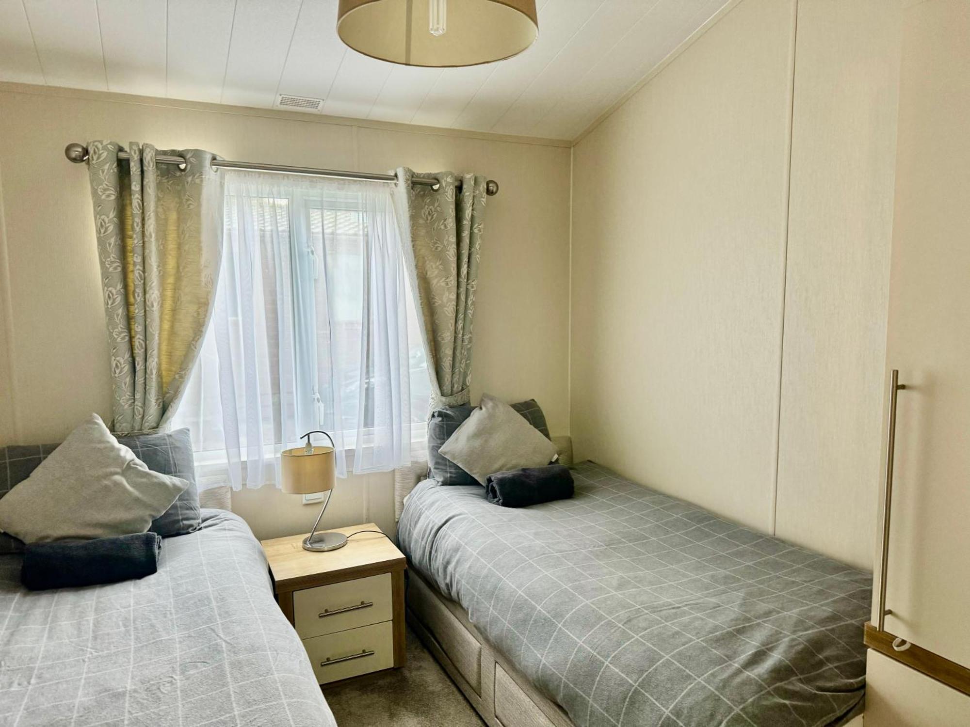 Fable Lodge Tattershall Lakes - Luxury Lakeside Lodge With Hot Tub Buitenkant foto